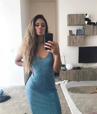 Hannah Stocking taking a selfie