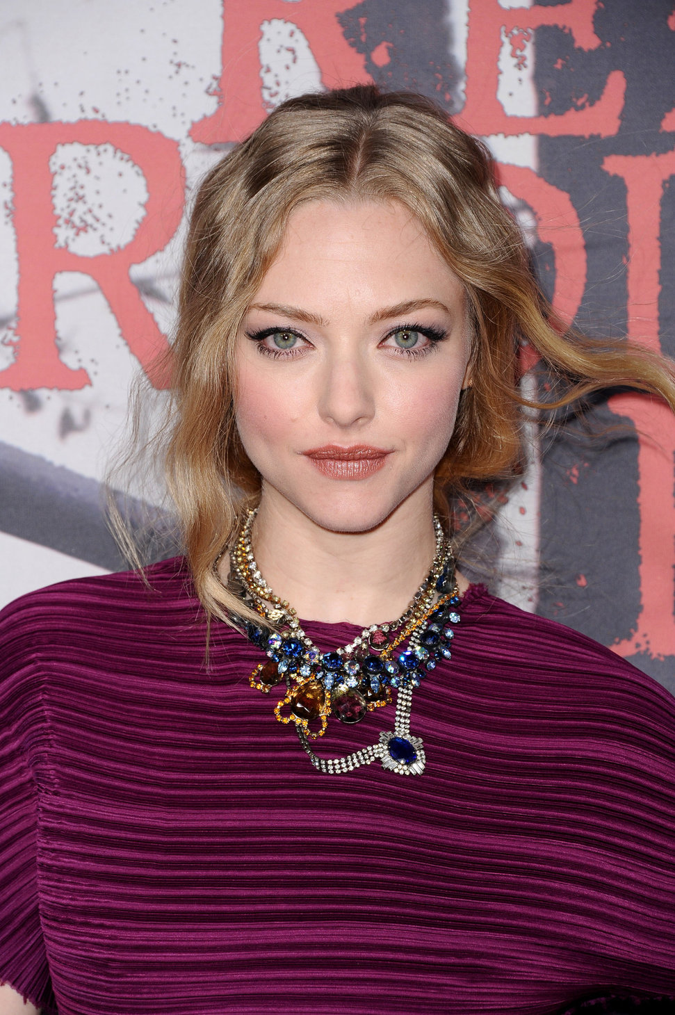 Amanda Seyfried Pictures Amanda Seyfried Los Angeles premiere of Red Riding Hood at Graumans Chinese Theatre on March 7, 2011