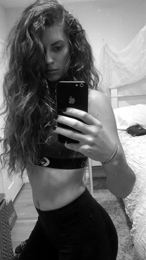 Hannah Stocking taking a selfie