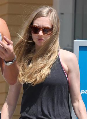 Amanda Seyfried Shopping In Los Angeles June 5, 2012