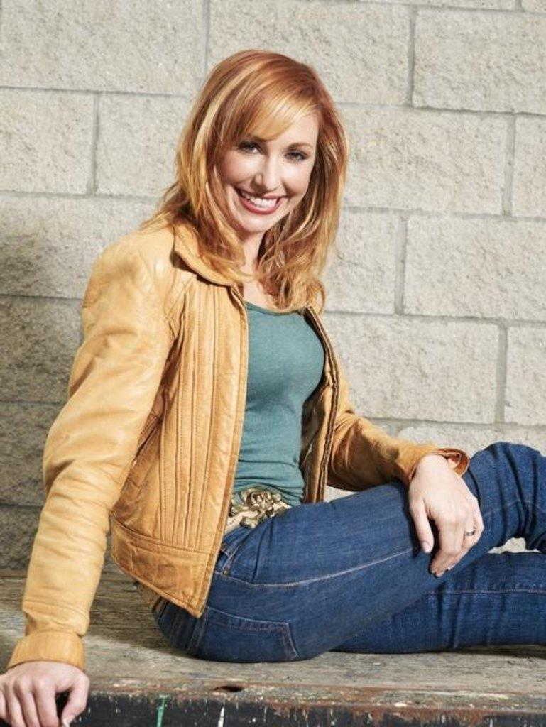 Kari Byron Pictures in an Infinite Scroll - 21 Pictures