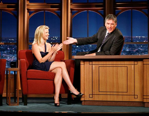 Amy Smart on the the Late Late Show with Craig Ferguson at CBS Television City in Los Angeles 11-08-2008 