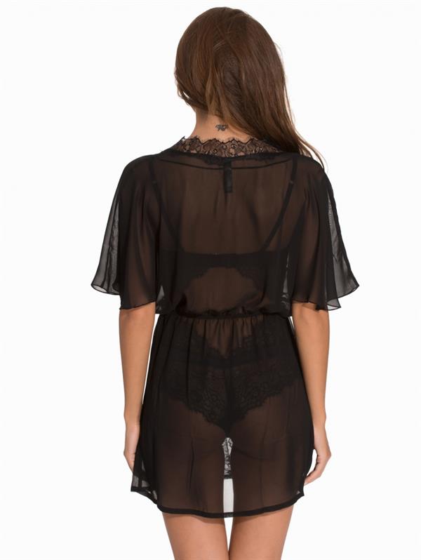 Xenia Deli in lingerie