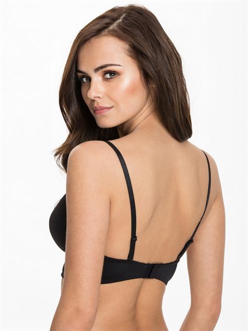 Xenia Deli in lingerie