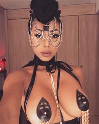 Jenna Charlette taking a selfie