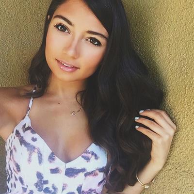 Cristine Prosperi taking a selfie