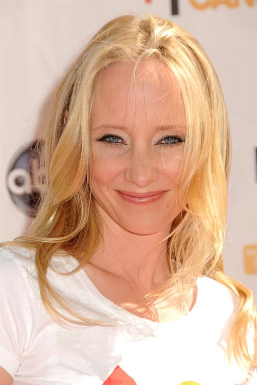 Anne Heche Stand Up to Cancer on September 10 2010 
