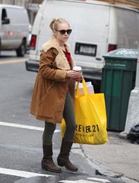 AnnaSophia Robb out shopping in New York City 12/21/12 