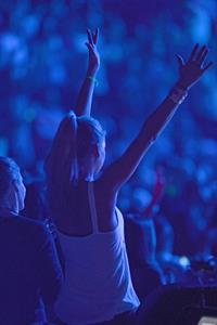 Anna Kournikova at Enrique Iglesias concert in Miami August 31 2012