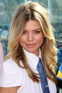AnnaLynne McCord attends the People's Choice Awards 2011 press conference in West Hollywood on 9-11-2010