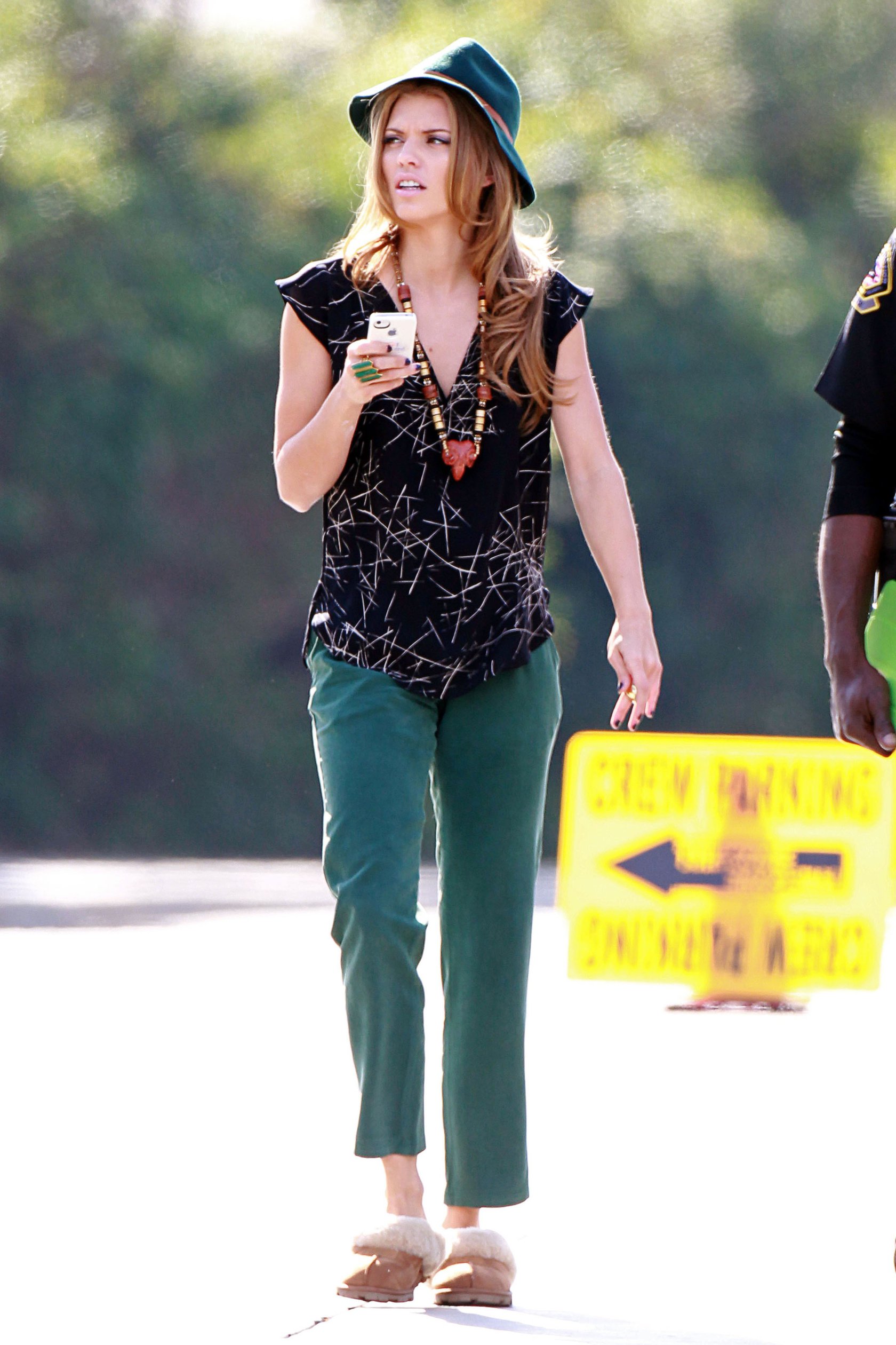 AnnaLynne McCord Filming 90210 in Los Angeles (November 14, 2012) 