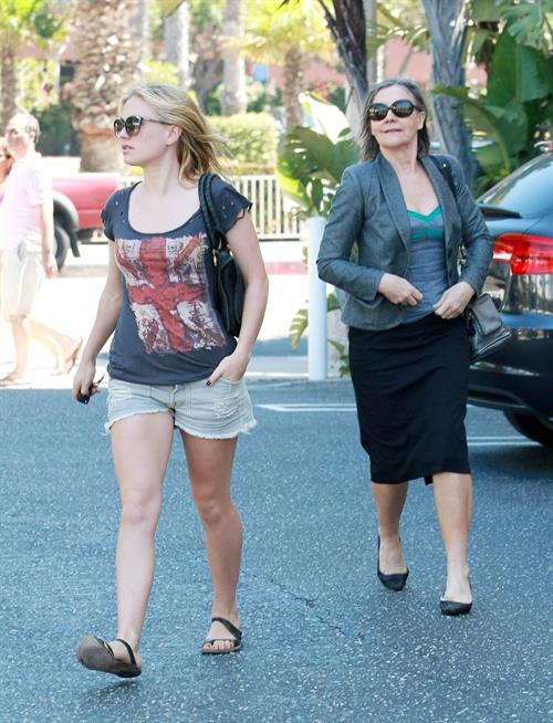 Anna Paquin at Fred Segal in Santa Monica on August 23, 2010 