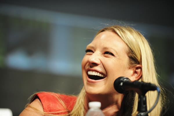 Anna Torv -  Fringe  press room at Comic-Con 2012 in San Diego (July 15, 2012)