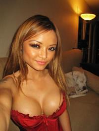 Tila Tequila taking a selfie