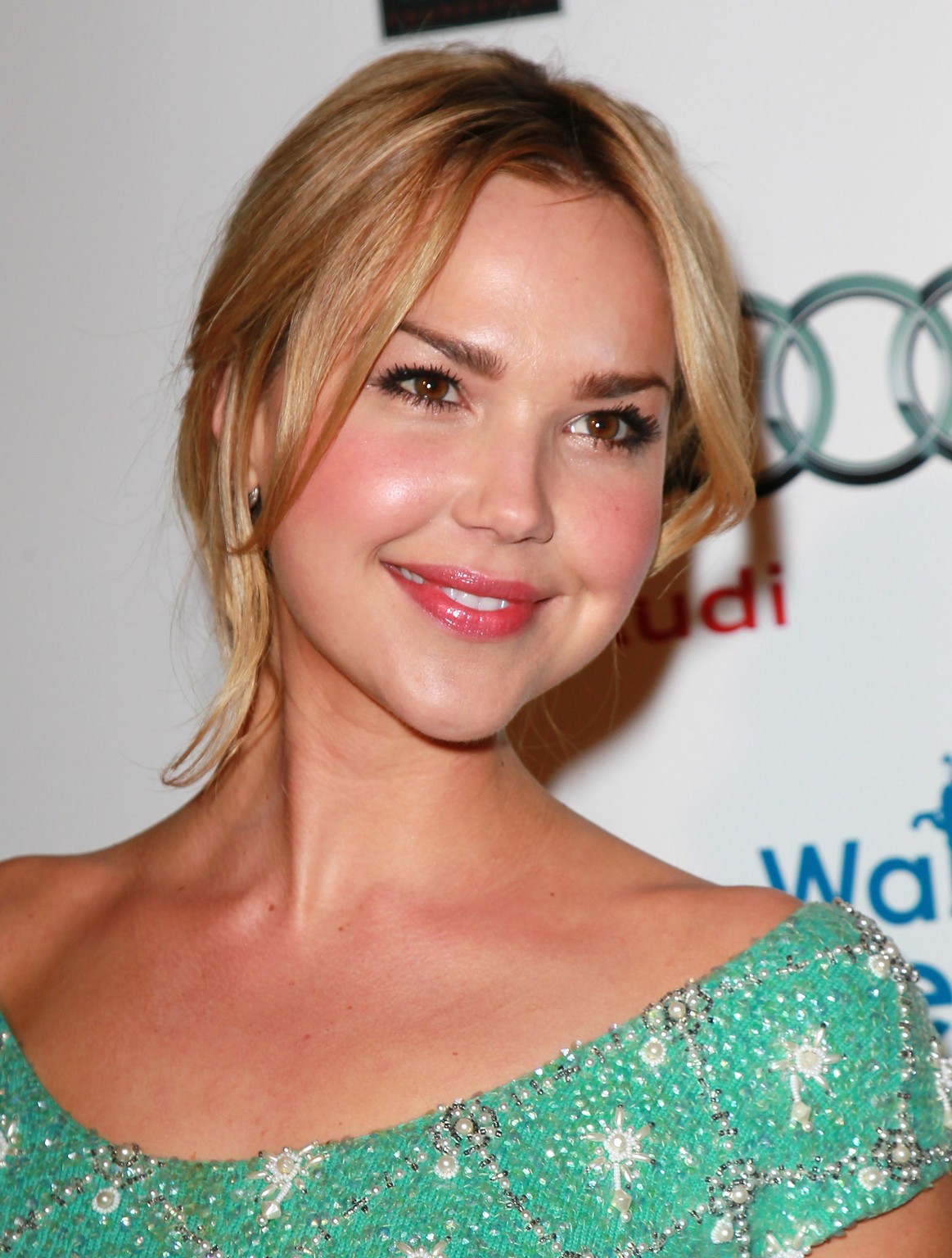 Arielle Kebbel - The Ripple Effect dinner party on December 10, 2011
