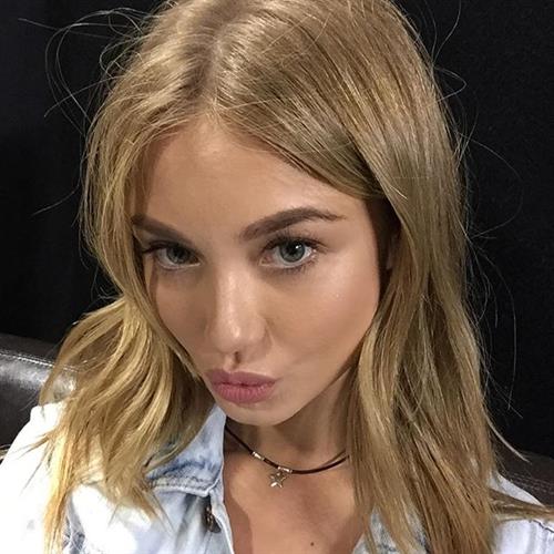 Aleksandra Nikolic taking a selfie