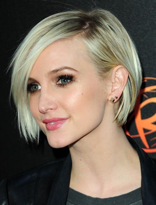 Ashlee Simpson Escape to Total Rewards Event in Hollywood Highland Center in Los Angeles on March 1, 2012