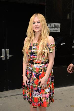 Avril Lavigne – “Good Morning America” NYC 11/5/13  