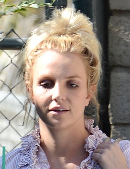 Britney Spears leaving dance studio in Sherman Oaks, on October 24, 2013