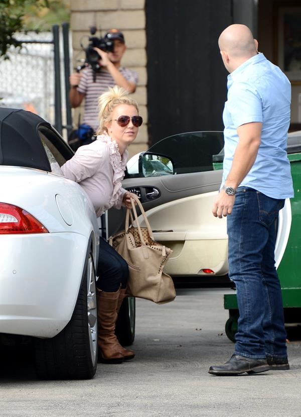 Britney Spears leaving dance studio in Sherman Oaks, on October 24, 2013