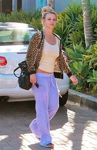Britney Spears Leaving dance workout-studio in Santa Monica (November 13, 2012) 