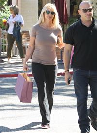 Britney Spears out shopping in Calabasas 10/23/12 