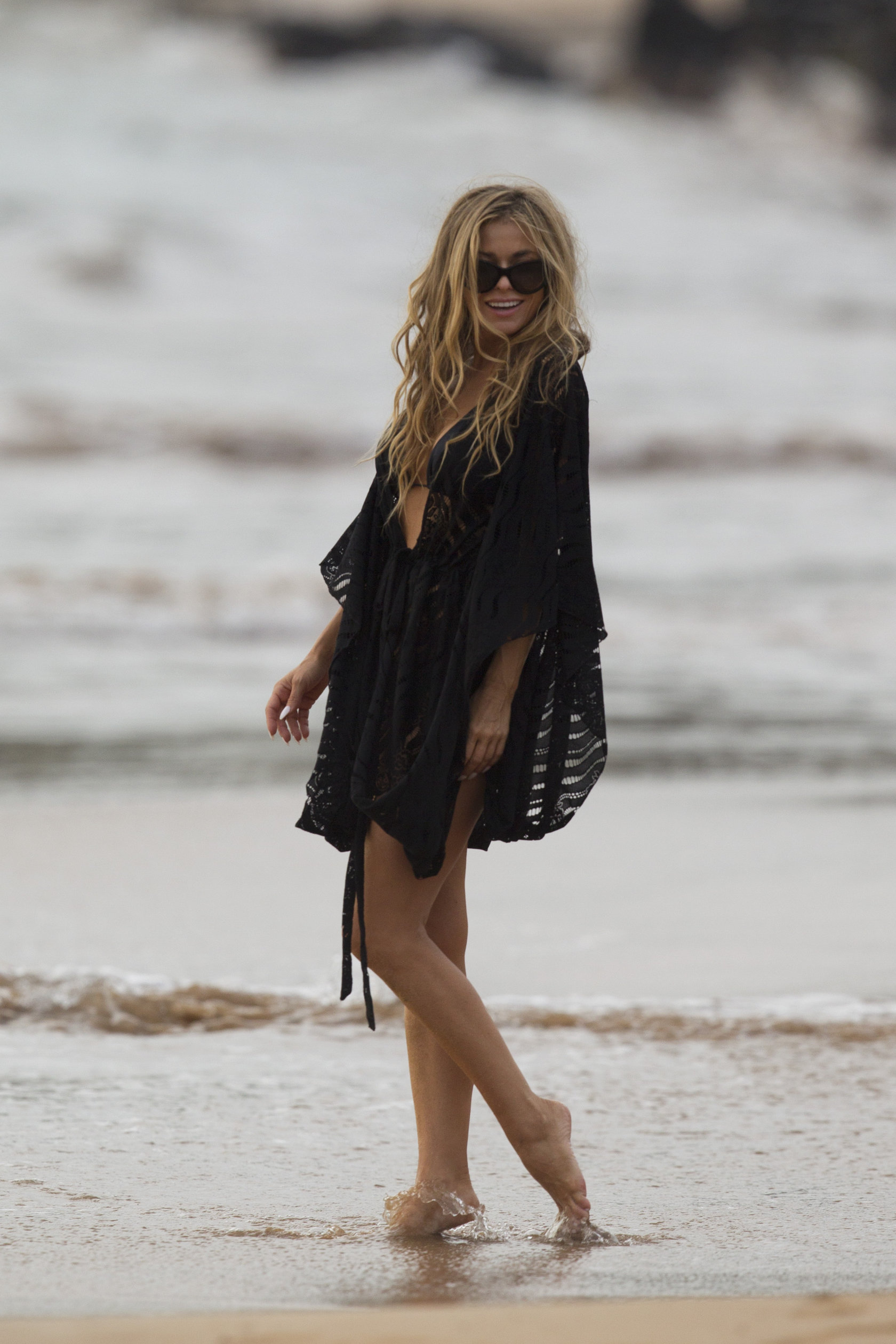 Carmen Electra – beach shoot candids in Hawaii 10/3/13  