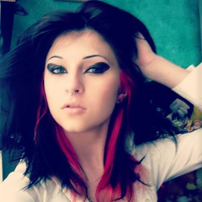 Neon Lynxie taking a selfie