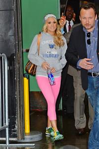 Carrie Underwood “Good Morning America” departure candids in New York, November 1, 2013 