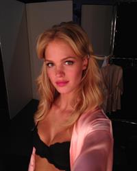 Erin Heatherton in lingerie taking a selfie