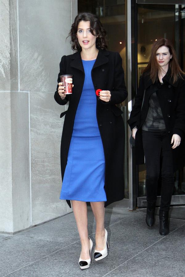 Cobie Smulders “Breakfast Television” studios in Toronto, November 8, 2013 