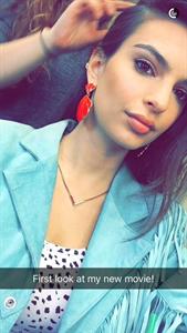 Emily Ratajkowski taking a selfie