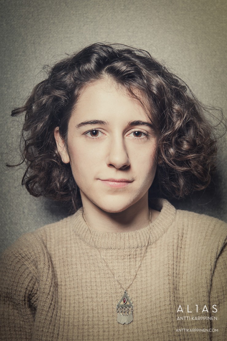 Ellie Kendrick related to anna