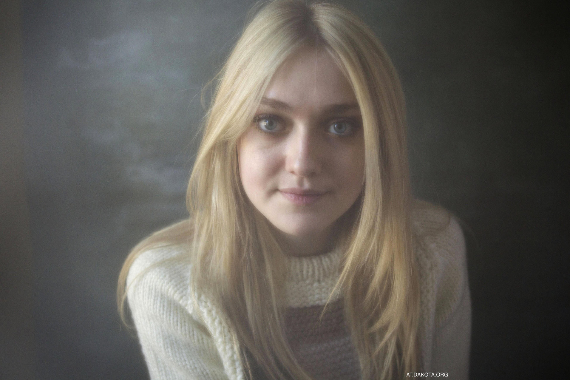 Dakota Fanning 2013 'Very Good Girl' Sundance Photocall Victoria Will Photoshoot 