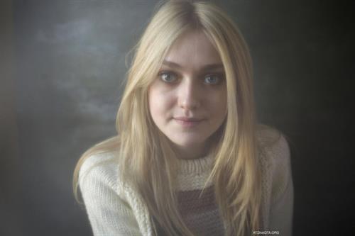 Dakota Fanning 2013 'Very Good Girl' Sundance Photocall Victoria Will Photoshoot 