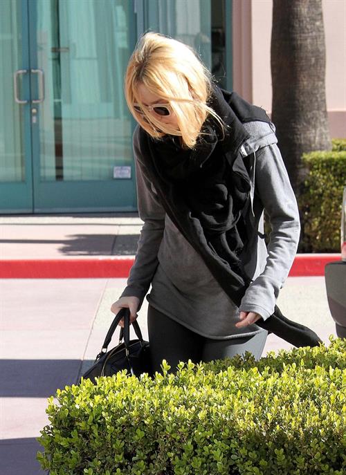 Dakota Fanning At the Gym in North Hollywood - 01/11/2013 