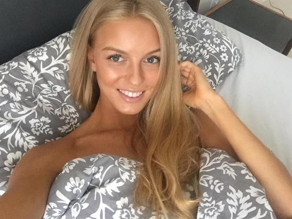 Alena Filinkova taking a selfie