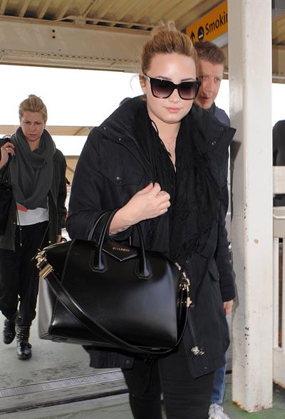 Demi Lovato - Leaves London Heathrow Airport in London (01.06.2013) 