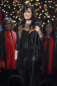 Demi Lovato TNT Christmas 2012 @ the National bldg Museum in WA 12/9/12 
