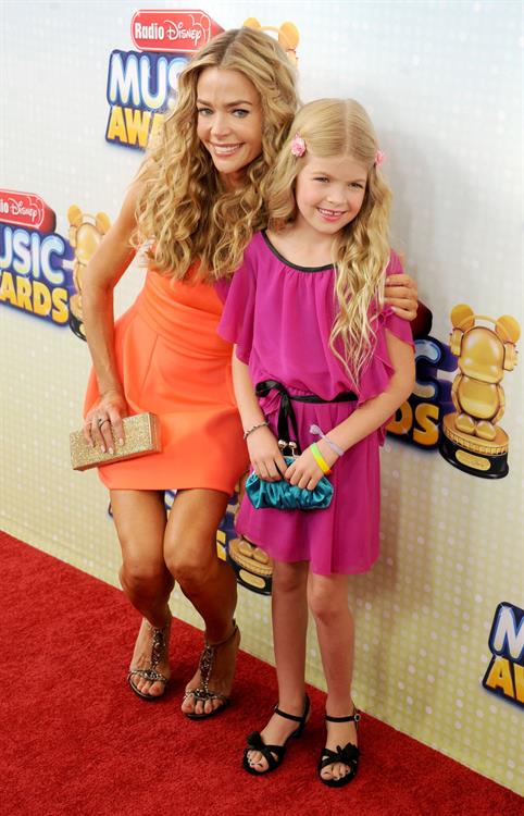 Denise Richards 2013 Radio Disney Music Awards (April 27, 2013) 