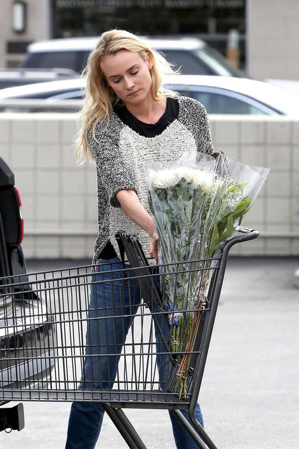 Diane Kruger Step out for a quick trip to a local Gelson's Maker in Hollywood on May 8, 2013