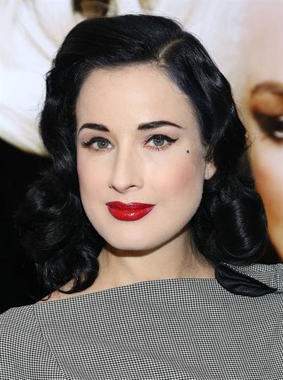 Dita Von Teese International Beauty Show (April 14, 2013) 