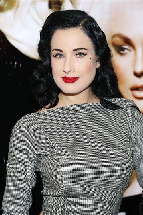 Dita Von Teese International Beauty Show (April 14, 2013) 