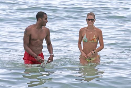 Doutzen Kroes bikini beach pictures in Miami August 16, 2012