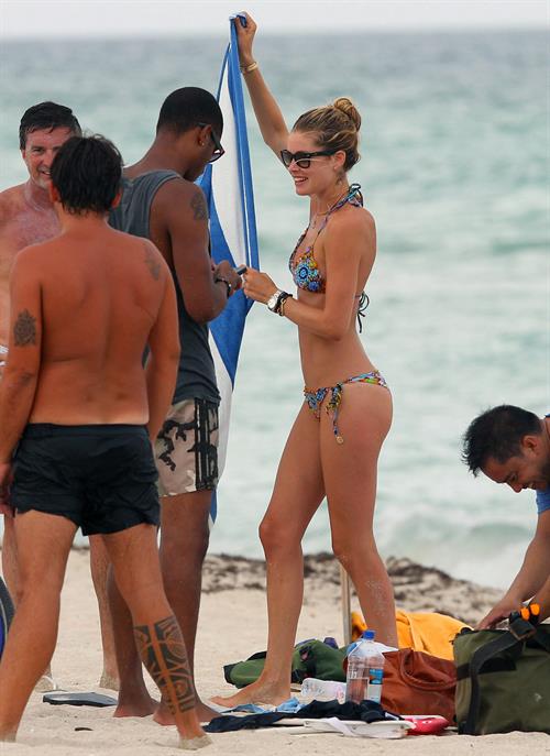 Doutzen Kroes bikini candids on the beach in Miami, Florida Augusts 15, 2012