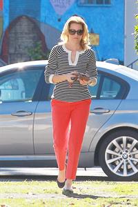 Elizabeth Banks out and about in Los Angeles 1/19/13 