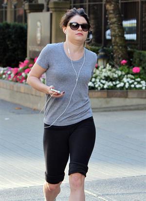 Emilie de Ravin Heads out for a power walk in Vancouver (October 6, 2012) 