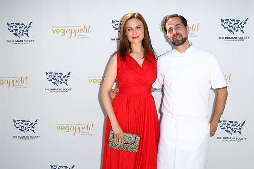 Emily Deschanel Humane Society of the United States Veg Appetit at Smogshoppe in LA on June 16, 2013