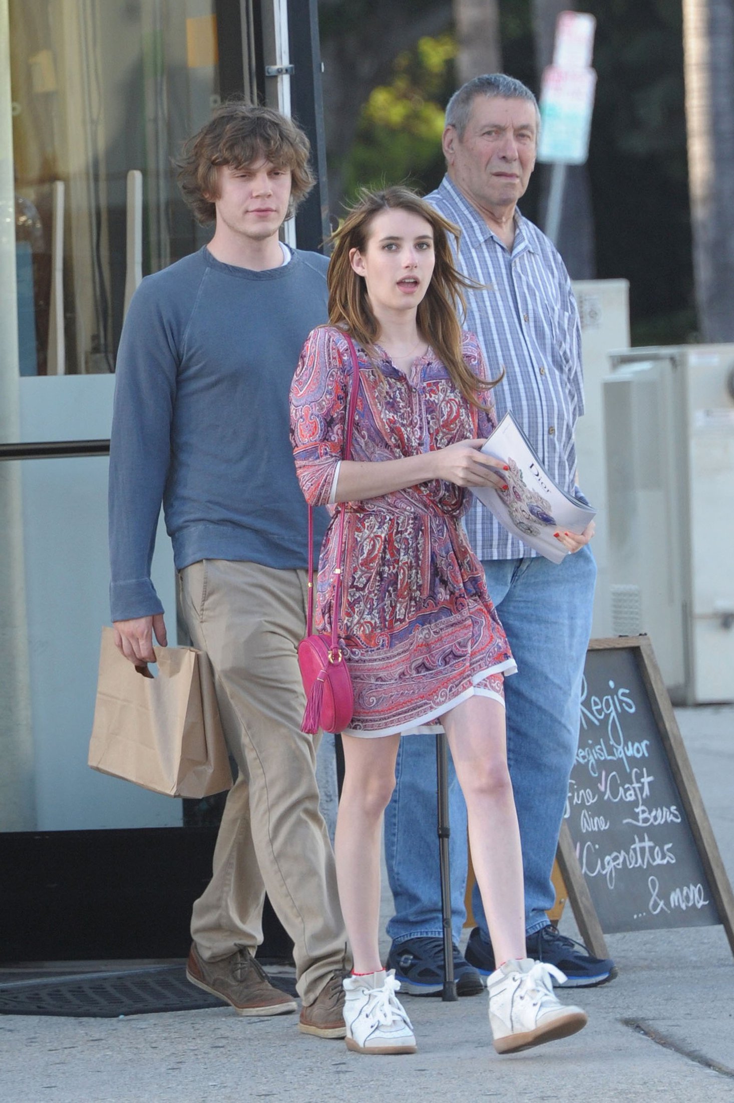 Emma Roberts - Steps out with boyfriend Evan Peters at Third Street in Los Angeles (28.05.2013) 