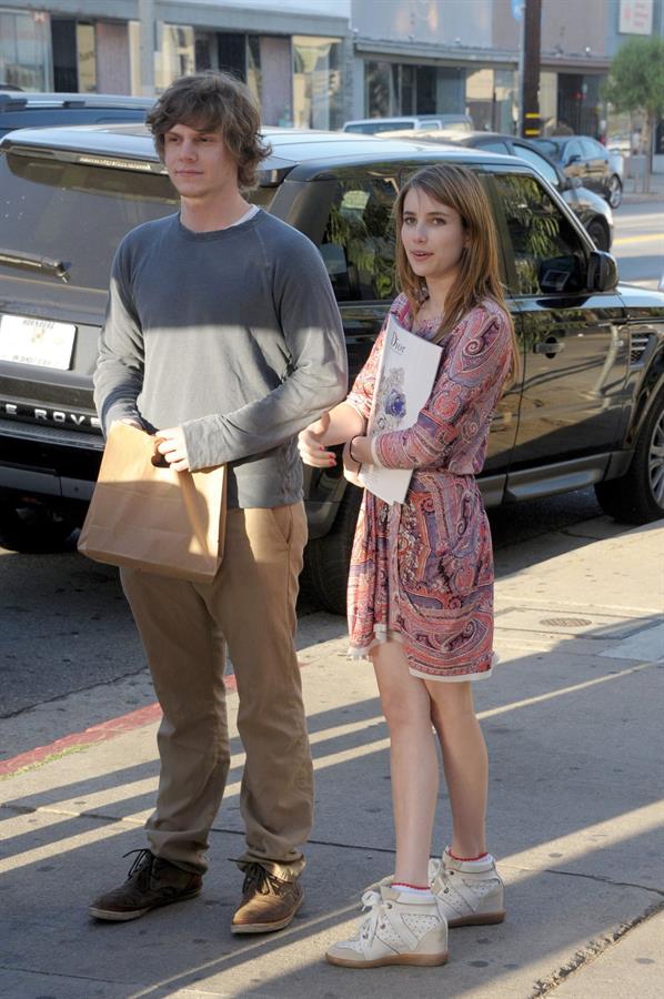 Emma Roberts - Steps out with boyfriend Evan Peters at Third Street in Los Angeles (28.05.2013) 